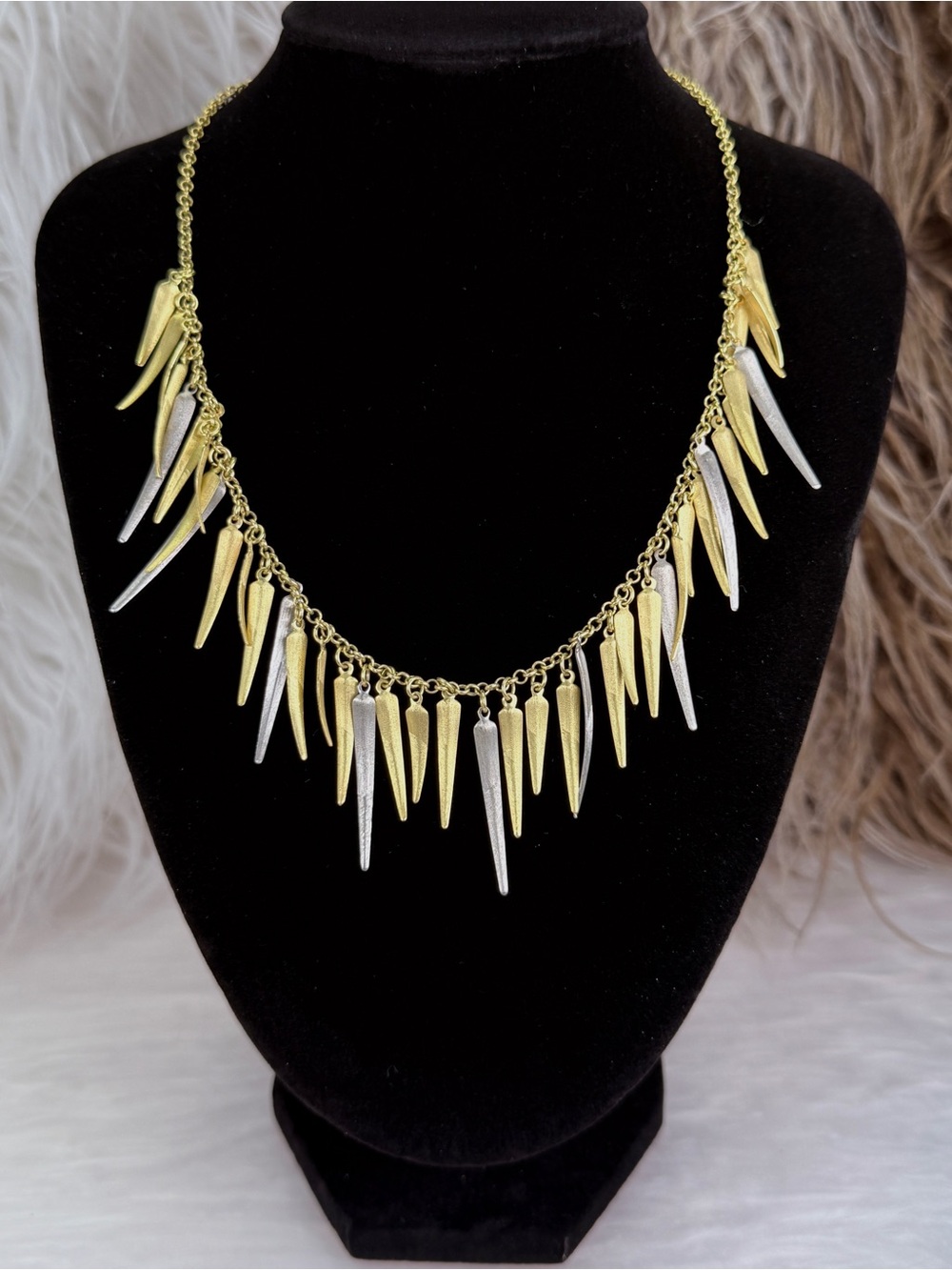 Vintage 80s Gilt Metal Silvertone Goldtone Fringe Lightweight Statement Necklace